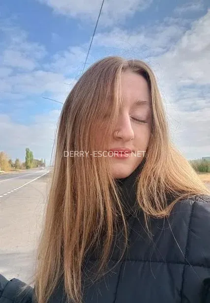 Derry escorts Fabricia — 1