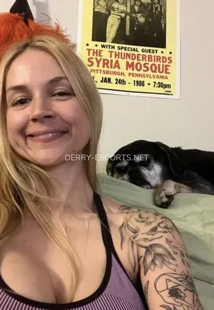 Derry escorts Ellen — 7