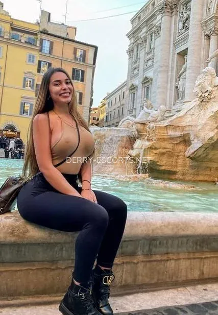 Derry escorts Elin — 6