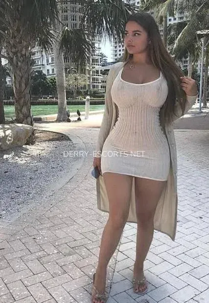 Derry escorts Fabricia — 3