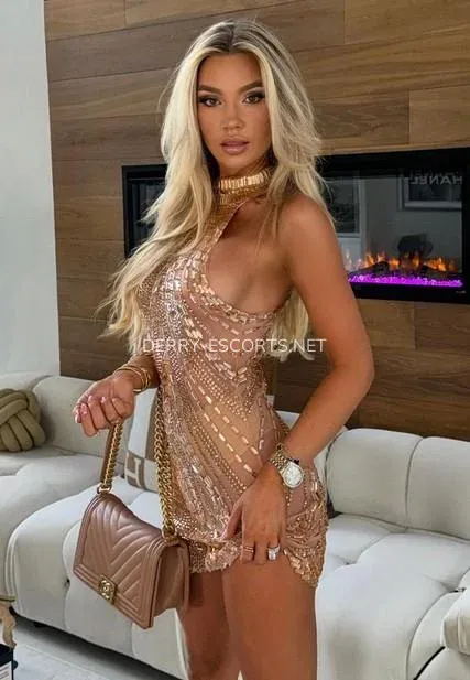 Derry escorts Kerstin — 7