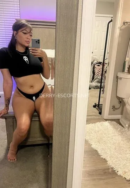 Derry escorts Savannah — 1