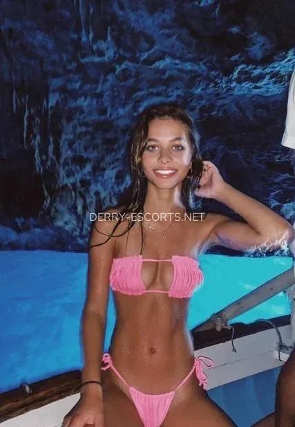 Derry escorts Elsa — 4
