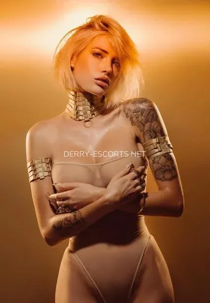 Derry escorts Viktoria — 5