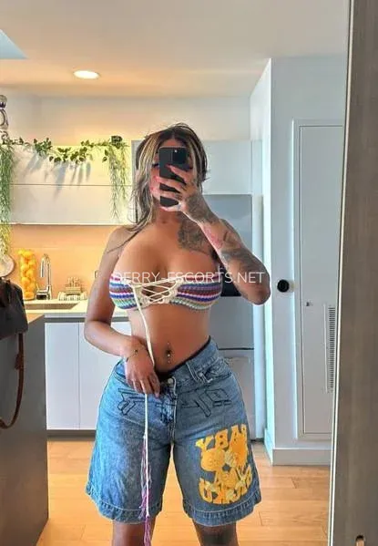 Derry escorts Caroline — 8