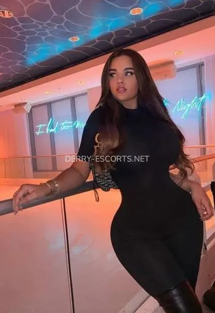 Derry escorts Fabricia — 2