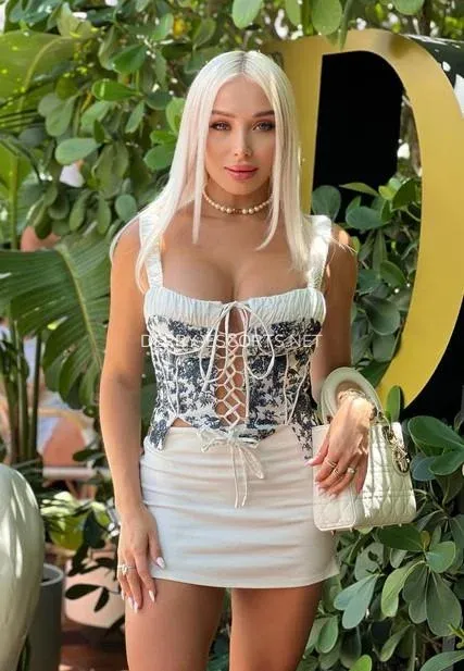 Derry escorts Erika — 4