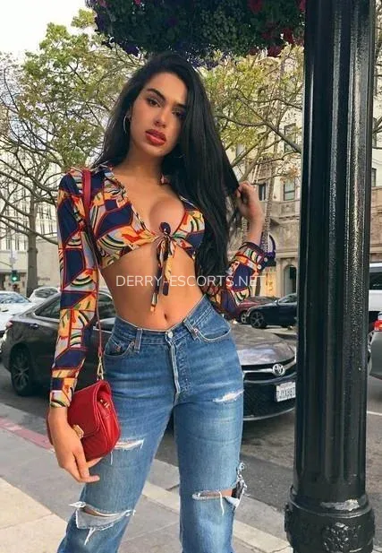 Derry escorts Esmeralda — 3