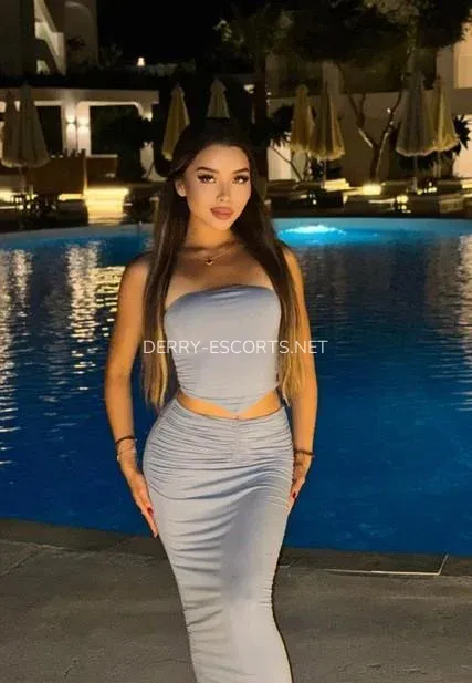 Derry escorts Julianna — 8