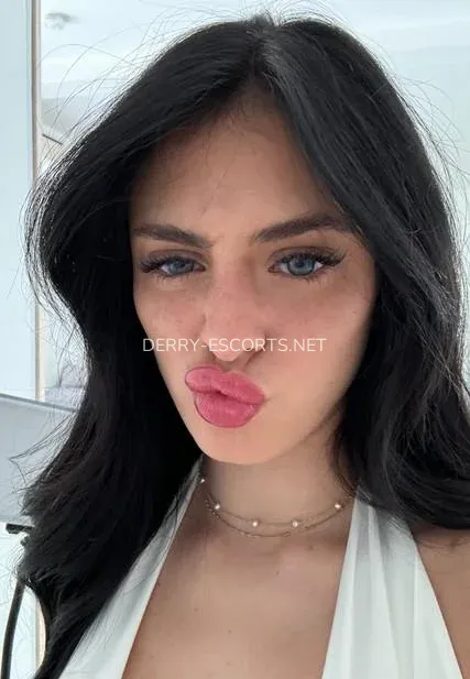 Derry escorts Louise — 8