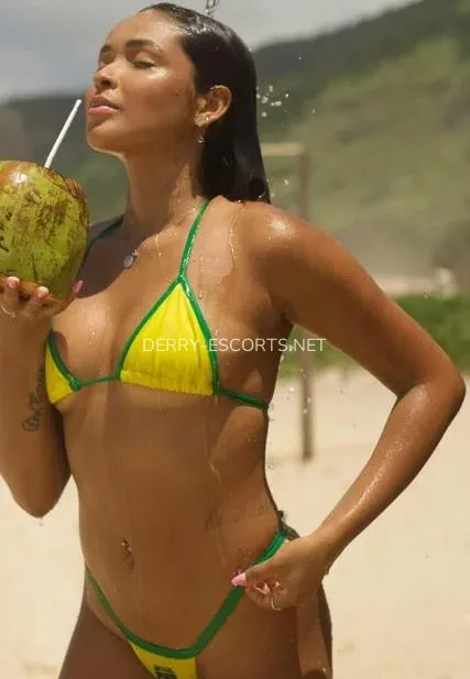 Derry escorts Kate — 6