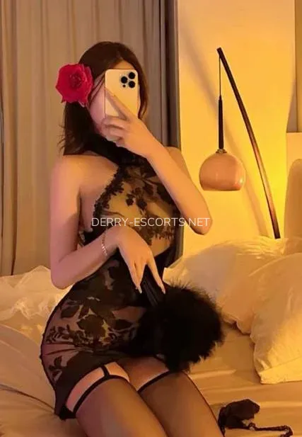 Derry escorts Katarina — 1