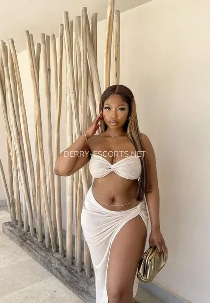 Derry escorts Annabelle — 5