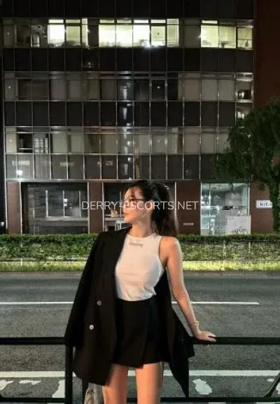 Derry escorts Ella — 1
