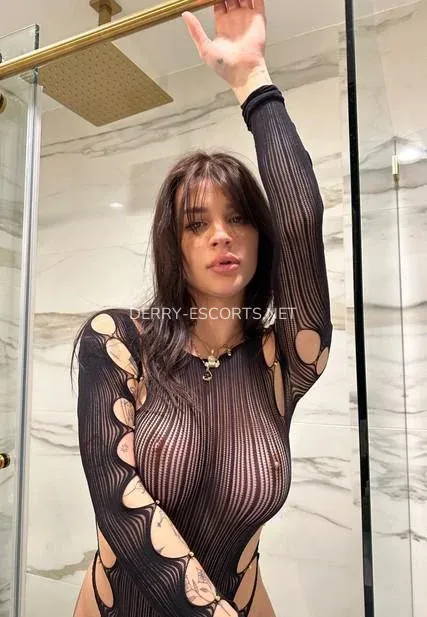 Derry escorts Viviana — 5