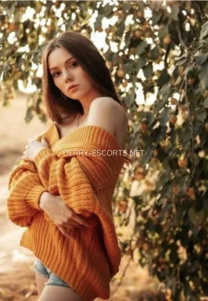 Derry escorts Ebba — 3