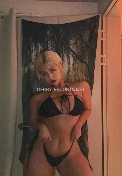 Derry escorts Olivia — 3