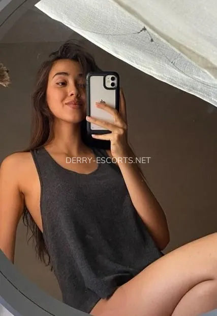Derry escorts Amelia — 2