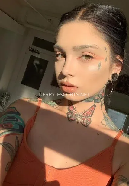 Derry escorts Siv — 1