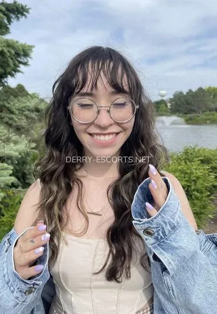 Derry escorts Jennifer — 6