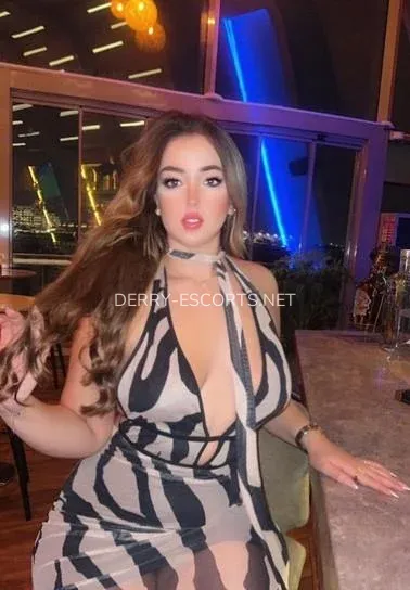 Derry escorts Lavinia — 10