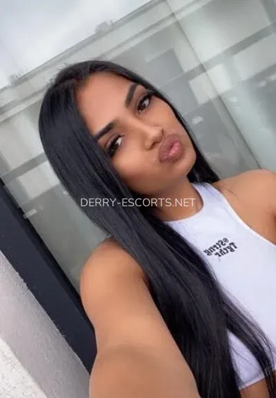 Derry escorts Elin — 3