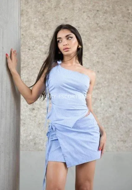 Derry escorts Ella — 4