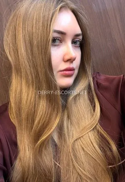 Derry escorts Berit — 1