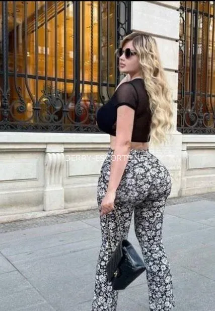 Derry escorts Marianne — 3