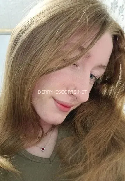 Derry escorts Fabricia — 3