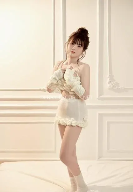 Derry escorts Milagros — 3