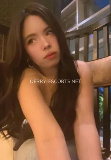 Derry escorts Charlotte — 5
