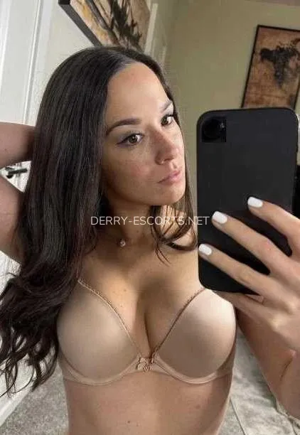 Derry escorts Carina — 2