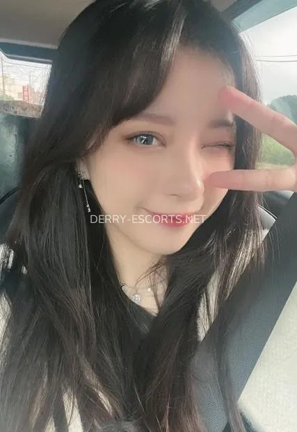 Derry escorts Caroline — 2