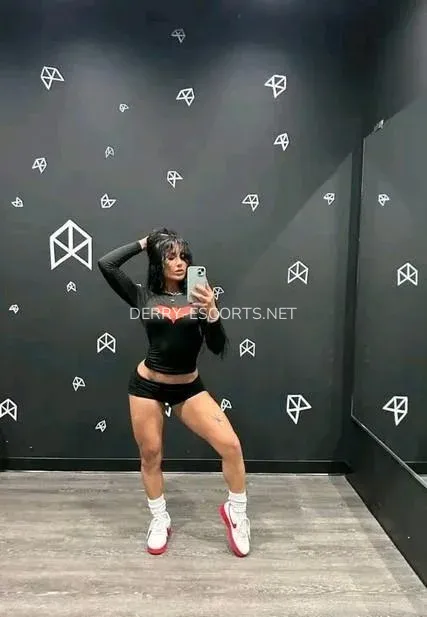 Derry escorts Therese — 10