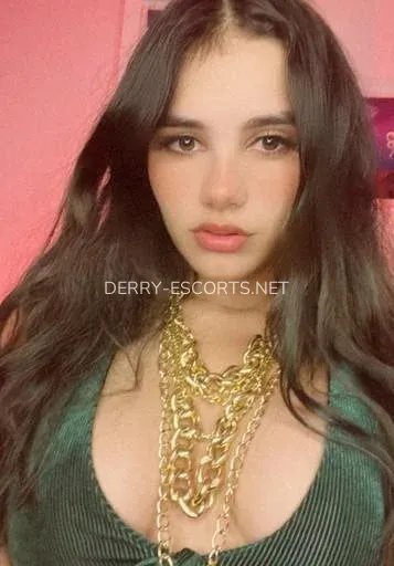 Derry escorts Molly — 4