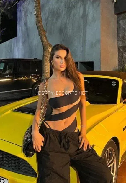 Derry escorts Elena — 1