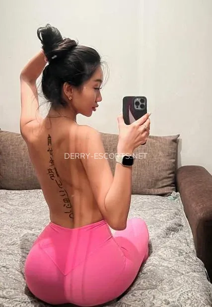 Derry escorts Frida — 6