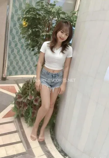 Derry escorts Johanna — 3