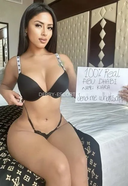 Derry escorts Leslie — 2