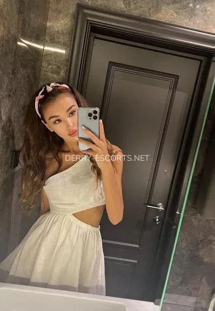 Derry escorts Autumn — 4