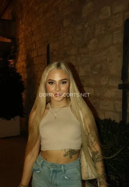 Derry escorts Viktoria — 1