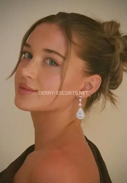 Derry escorts Emilia — 1