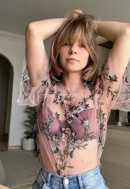 Derry escorts Alexandra — 7