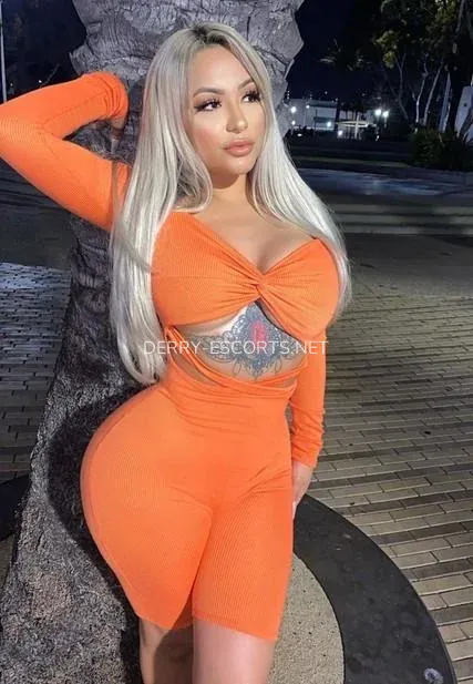 Derry escorts Viktoria — 4