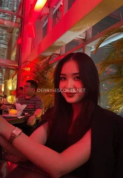 Derry escorts Katarina — 5